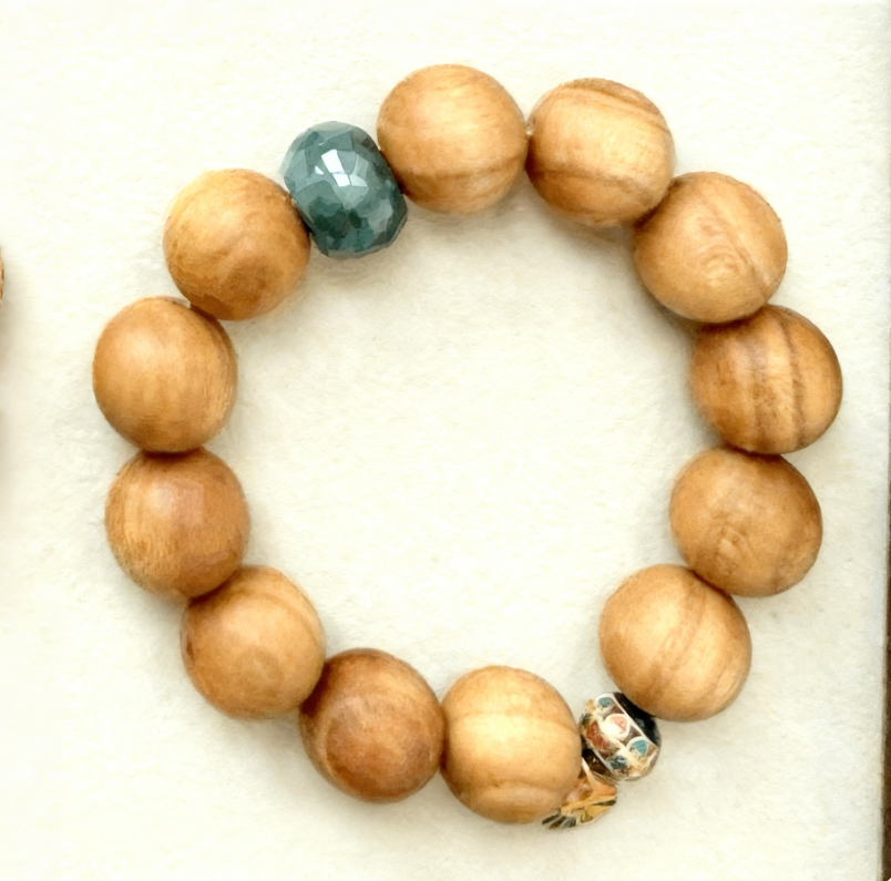 D145 Jade-Style Gem Bead