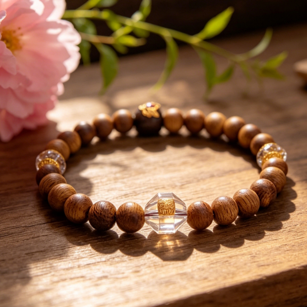 D270 Fox's Glance Agarwood Bracelet